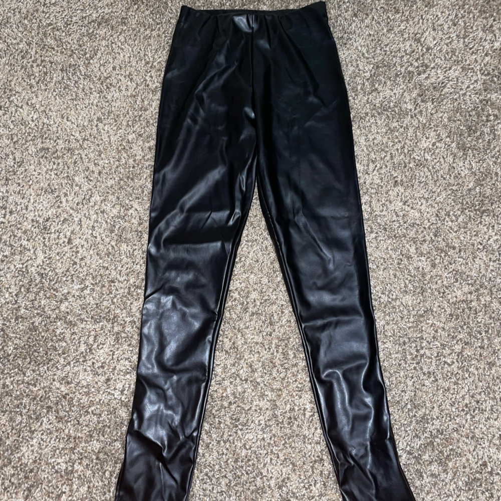 5/$25❌ FINAL CALL❌ NWOT-Pleather pants